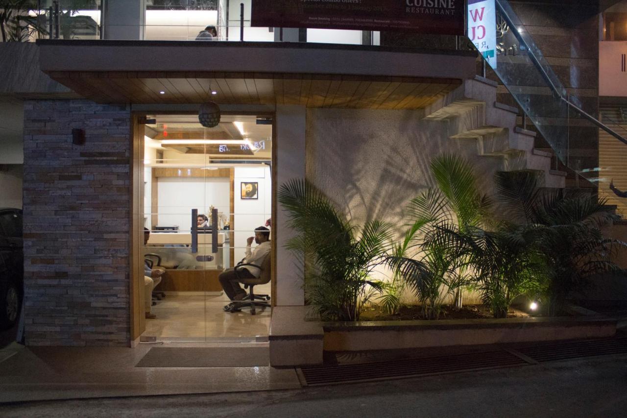 Hotel Sri Sri Executive, Colhapur Exterior foto