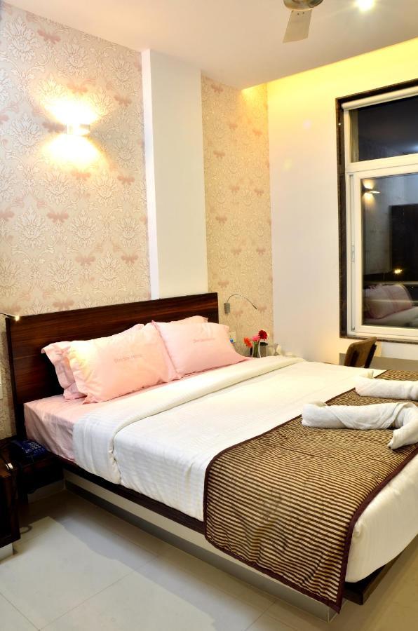 Hotel Sri Sri Executive, Colhapur Exterior foto