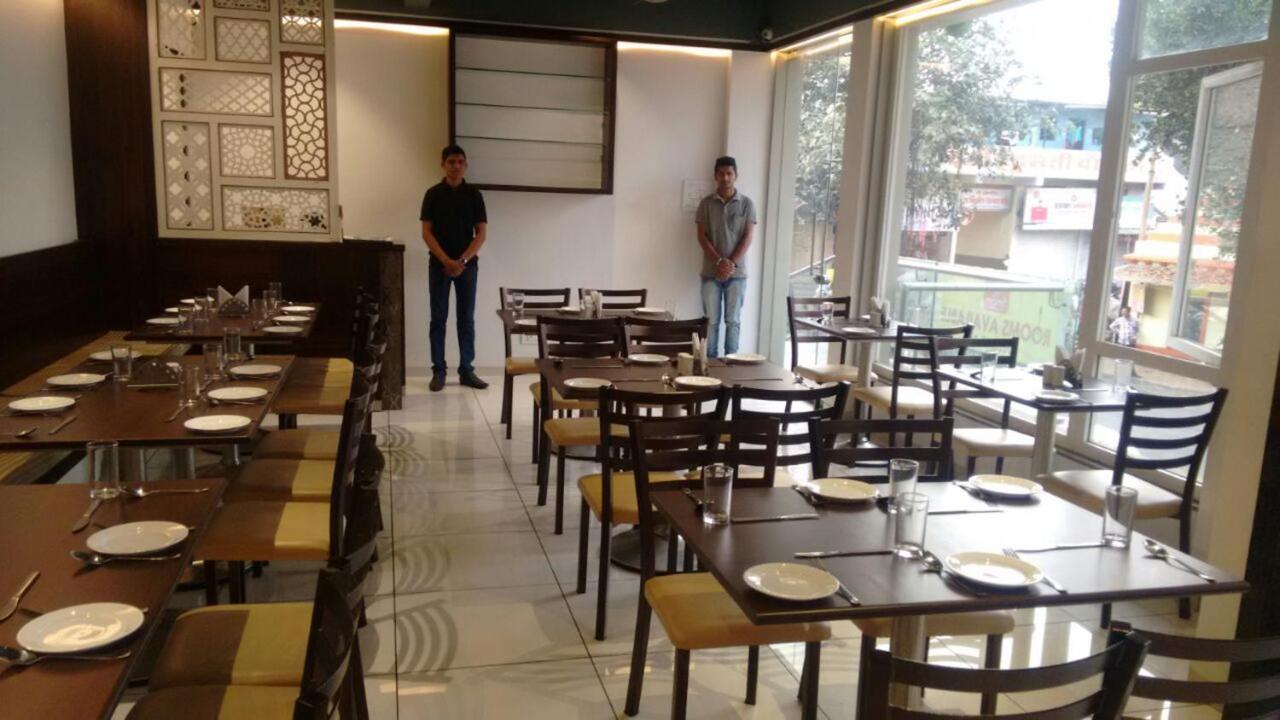 Hotel Sri Sri Executive, Colhapur Exterior foto
