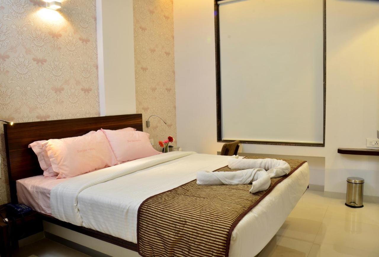 Hotel Sri Sri Executive, Colhapur Exterior foto